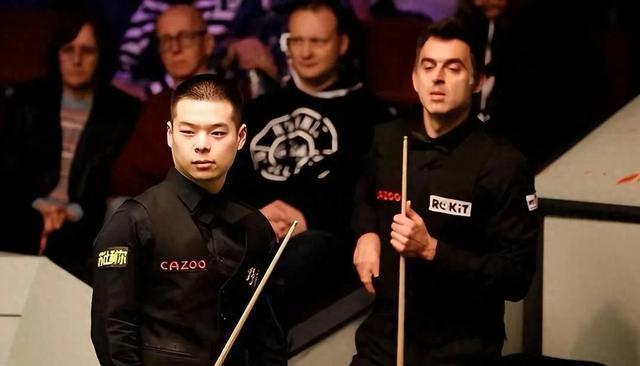 杨苦笑着摇 杨苦笑着摇