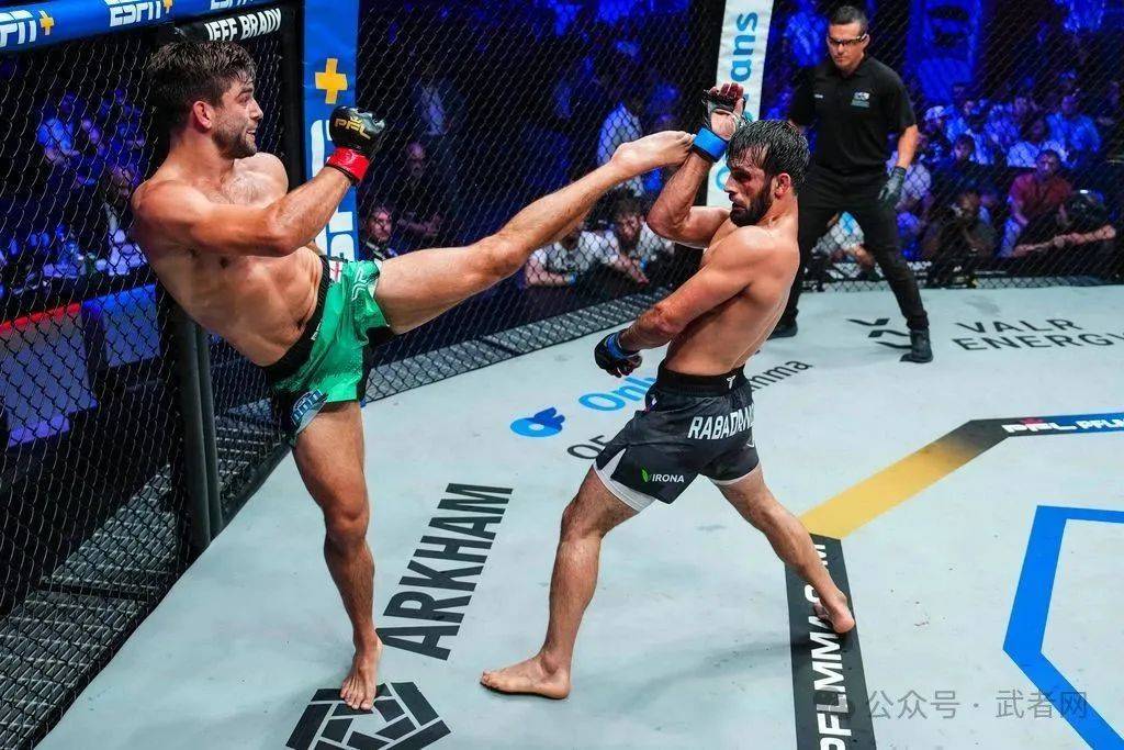 当天的压轴, 蝇量级冠军, Rabad