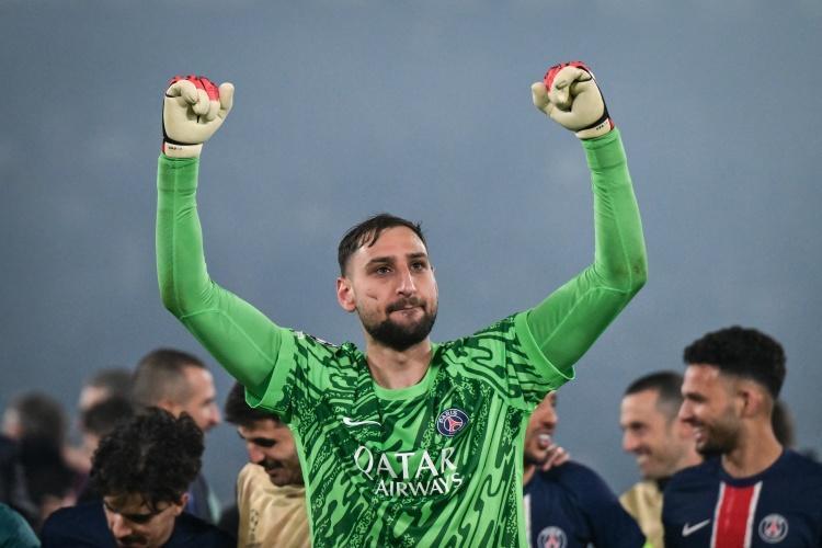 薪资条件, 公开决裂之, 走埃德森 薪资条件, 公开决裂之, 走埃德森